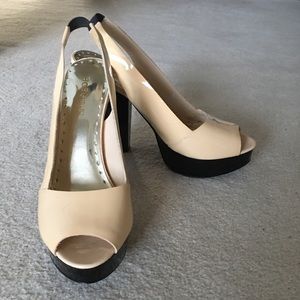 BCBG GIRLS size 9 heels